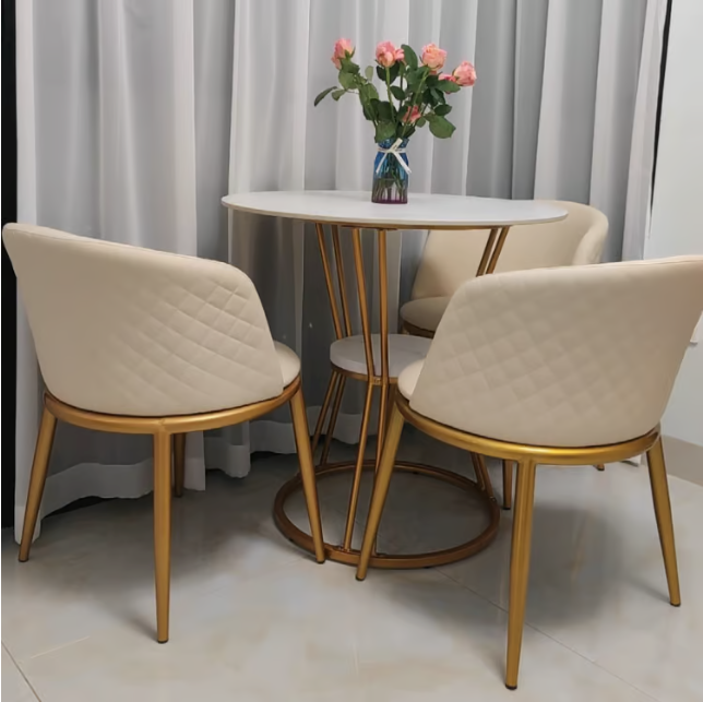 Luxury round table and chairs 