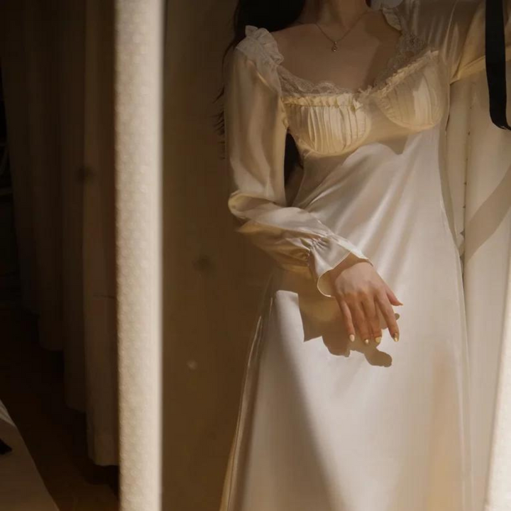 Elegant Silk Nightgown AM073